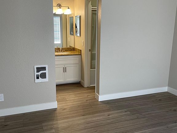 Main bedroom with full bath tub and walk in closet