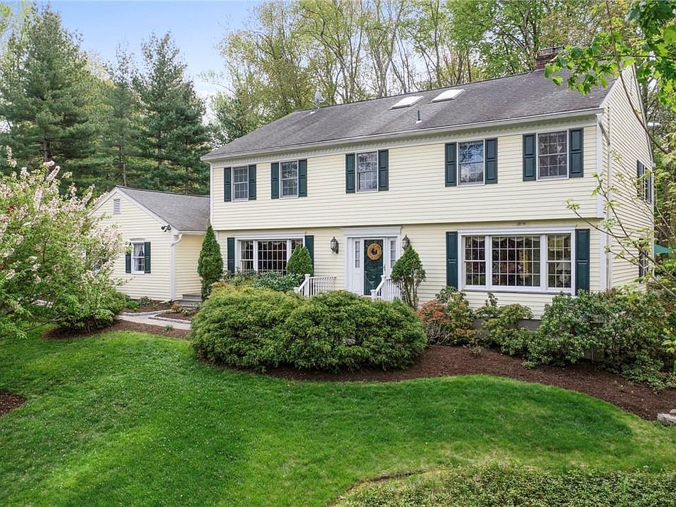 1st image of 176 Deerfield Lane N
