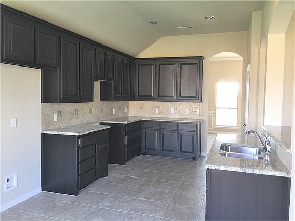 4th image of 128 Welch Dr
