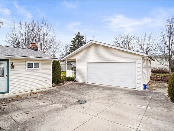 3rd image of 9202 Coventry Dr