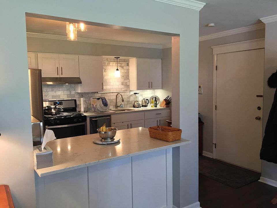 1st image of 351 Brainerd Ave Floor 1