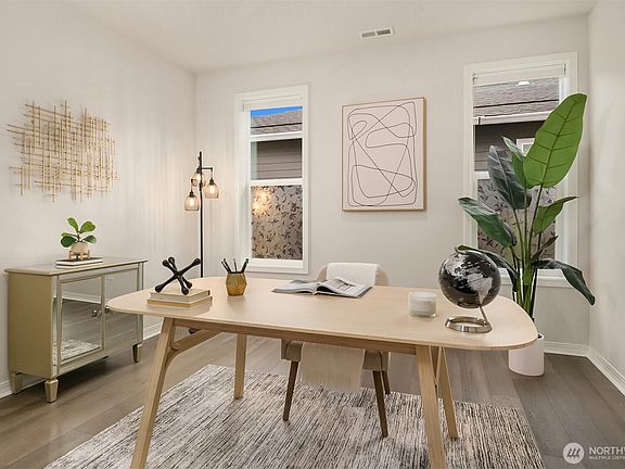 3rd image of 14402 190th Avenue E