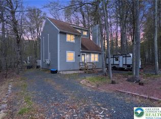 8962 Pheasant Ln, Tobyhanna, PA 18466