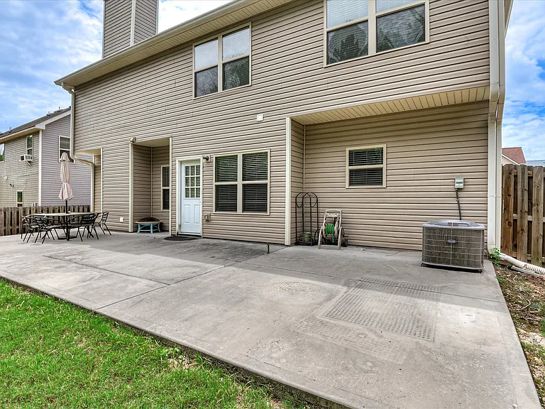 2073 Willhaven Dr — Photo 34