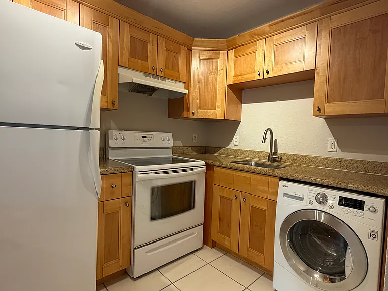 3914 W Neptune St #18 — Photo 5