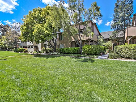 3rd image of 215 Del Monte Ln