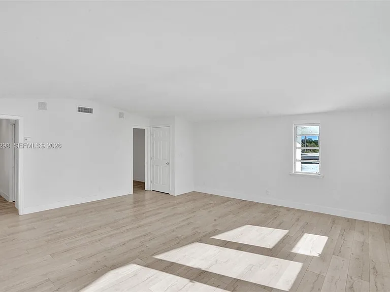19260 NE 22nd Ave — Photo 70