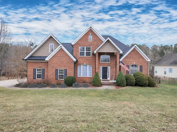 1928 Jaya Dr, Sherrills Ford, NC 28673