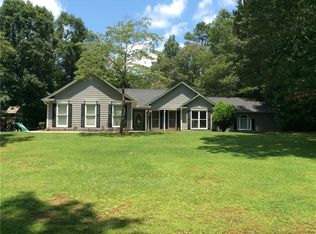 2039 Laurel Cv, Ball Ground, GA 30107