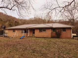 75 E Buffalo Rd, Pleasant Shade, TN 37145