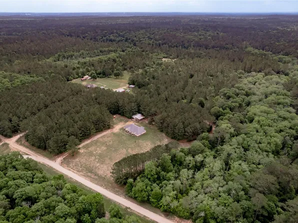 3134 Nursery Rd, Livingston, TX 77351