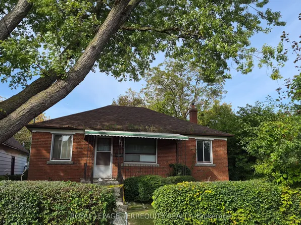228 S Woodrow Blvd, Scarborough, ON M1N 3L9