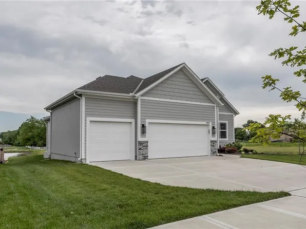 18722 W 169th Ter, Olathe, KS 66062