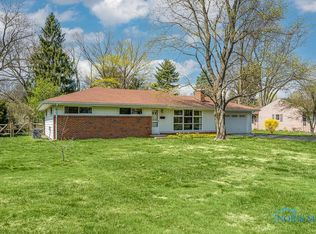 3411 Scarsborough Rd, Toledo, OH 43615
