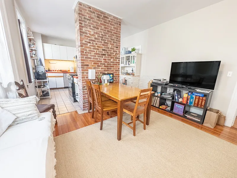 Building Photo - 589 Franklin St #1