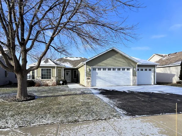 1233 Willow Pond Dr, Waite Park, MN 56387