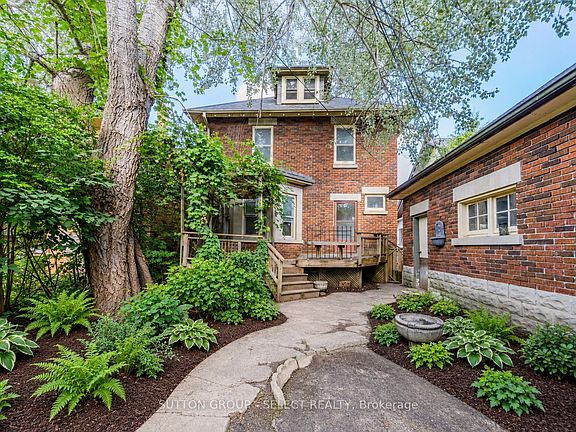 3rd image of 239 Ridout St S