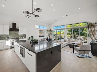 422 Fountain Dr, Palm Springs, CA 92262