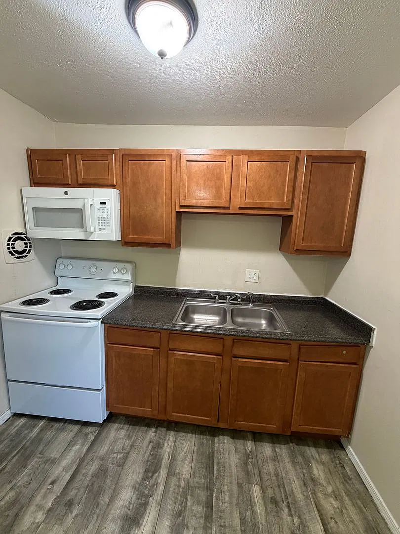 3658 Northdale Place — Photo 4