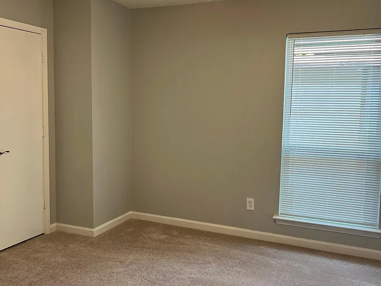 711 Harbour Town Dr — Photo 14