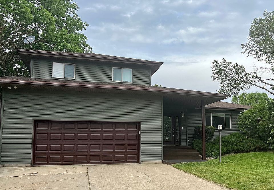 1st image of 55 Laura Dr