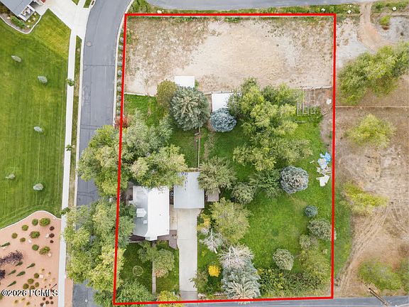 2nd image of 590 S Center St