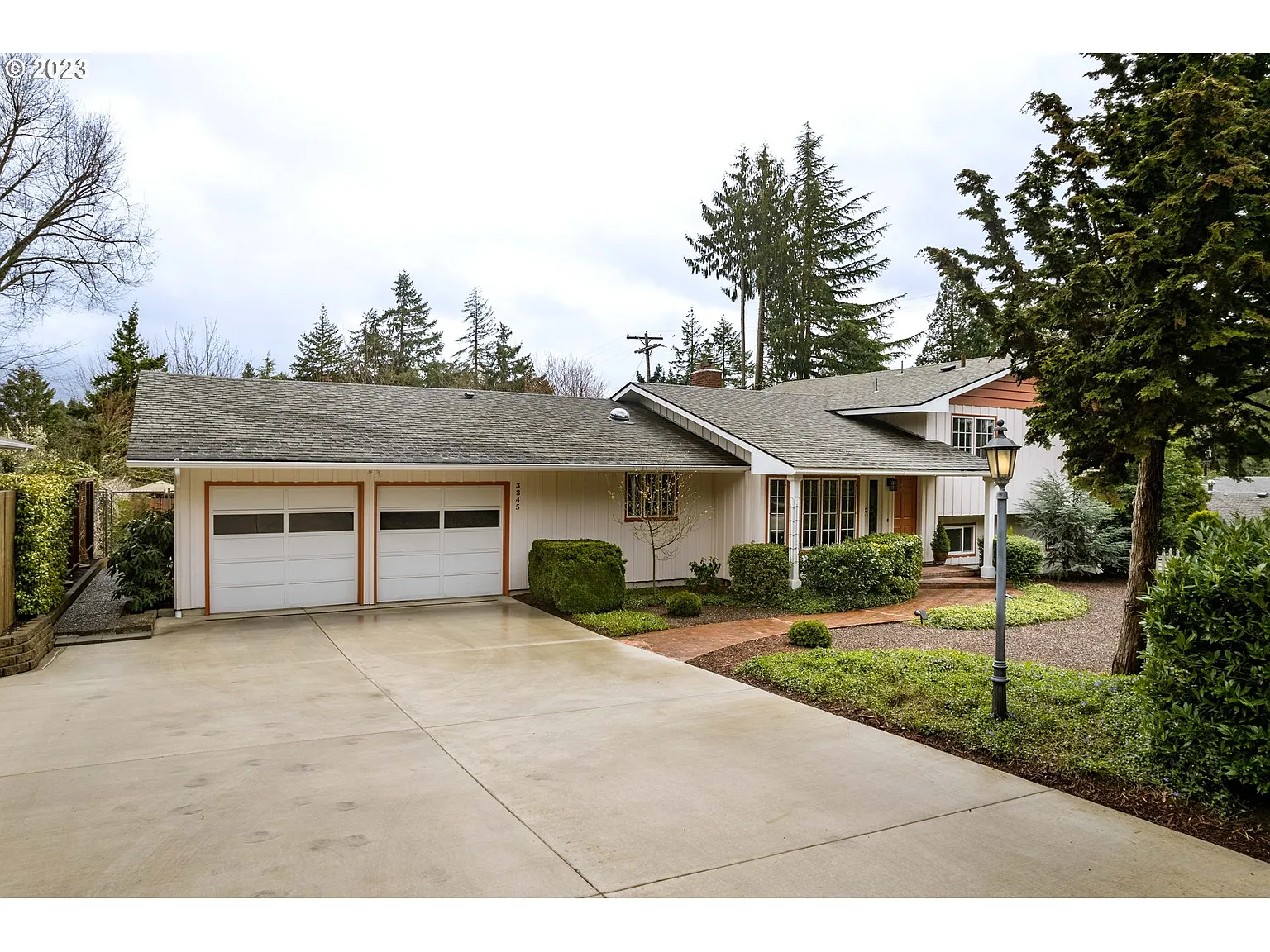 3345 Chambers St photo 1