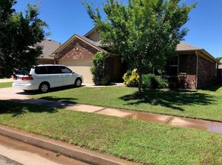 513 Hutton Rd, Yukon, OK 73099