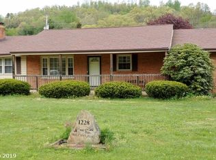1228 Wolf Creek Rd, Narrows, VA 24124