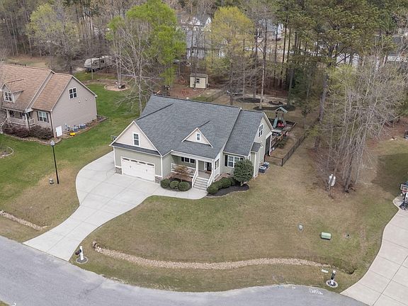 3rd image of 63 Hibernia Ct