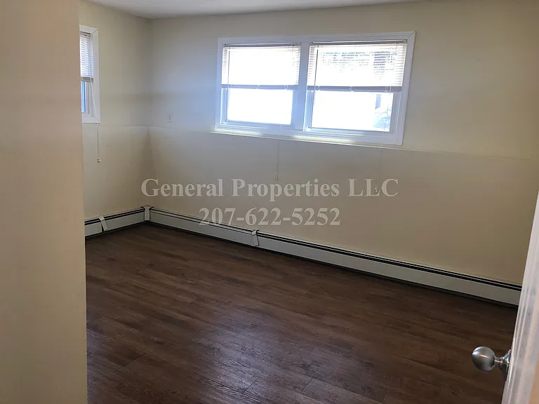 592 Riverside Dr — Photo 20