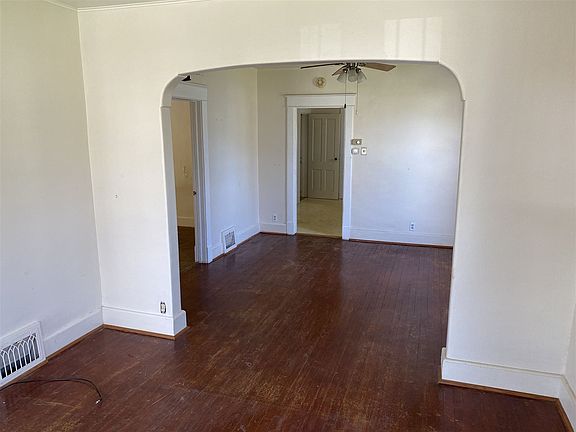 4th image of 1715 S Taylor St