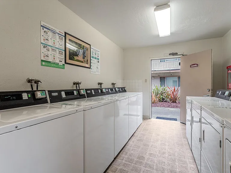 Plum Street Garden Apartments 501 Plum St Capitola, CA 95010 — Photo 29
