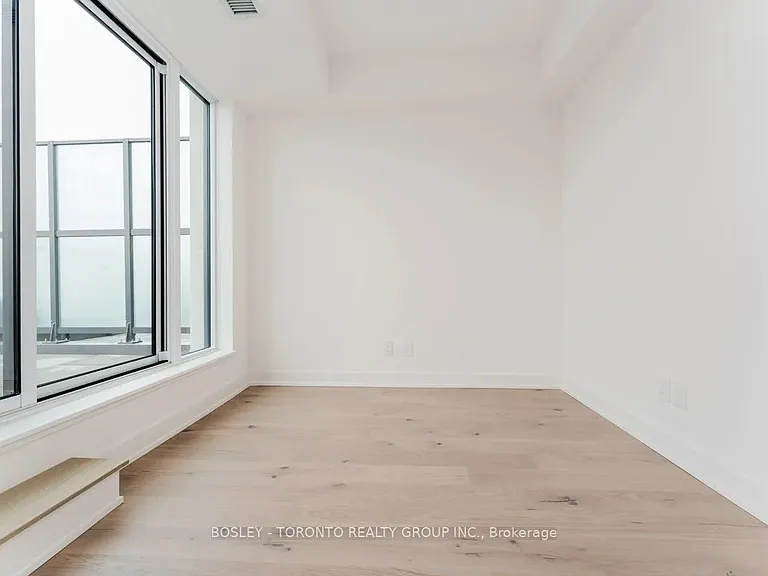 1285 Queen St E #504 — Photo 8
