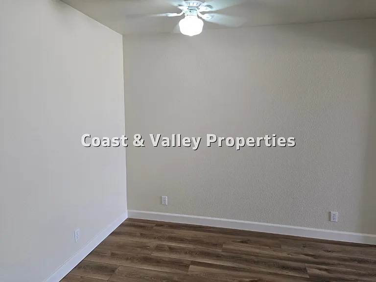 776-780 Nacional Ct — Photo 12