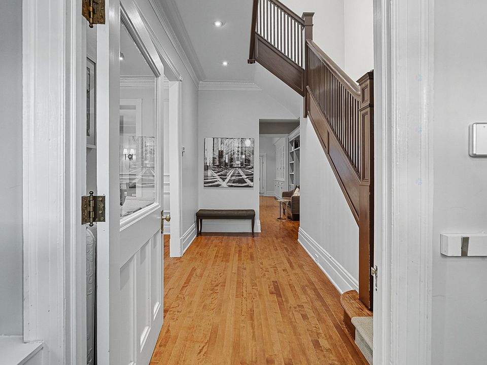 1st image of 595 Victoria Ave