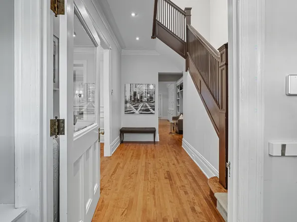 595 Victoria Ave, Westmount, QC H3Y 2R8