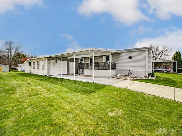 67 Cherry Ln, Springfield, OH 45504