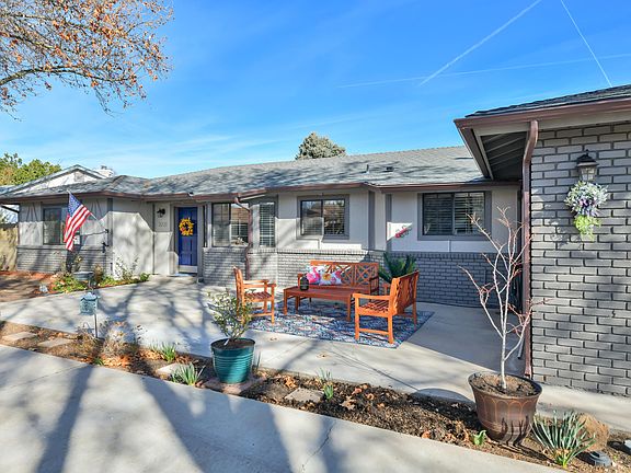 3rd image of 3221 Marigold Dr