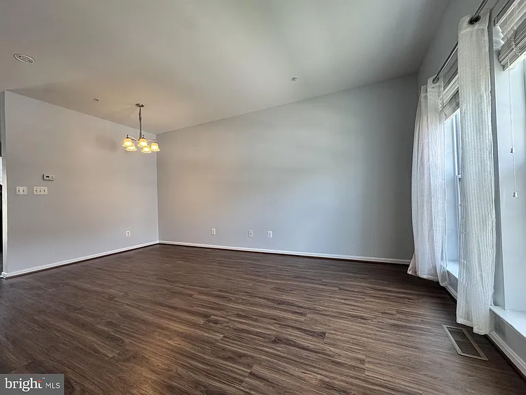 636 Tantallon Ct #140 — Photo 4