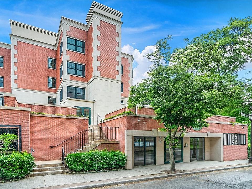 1st image of 101 Sheldrake Pl #1016