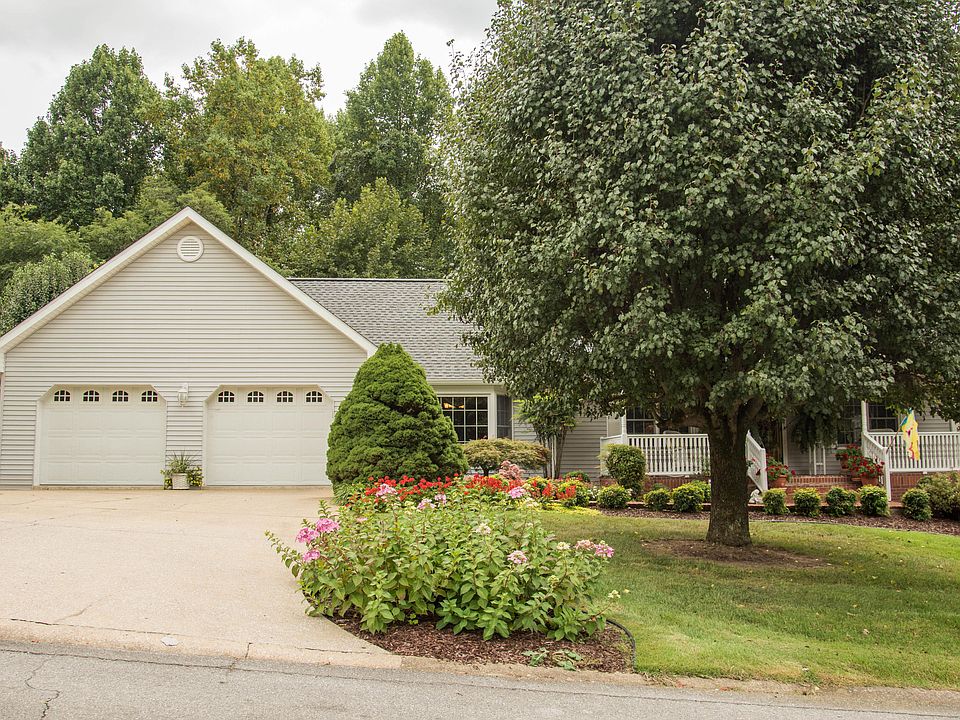 1st image of 1218 Tanglewood Dr
