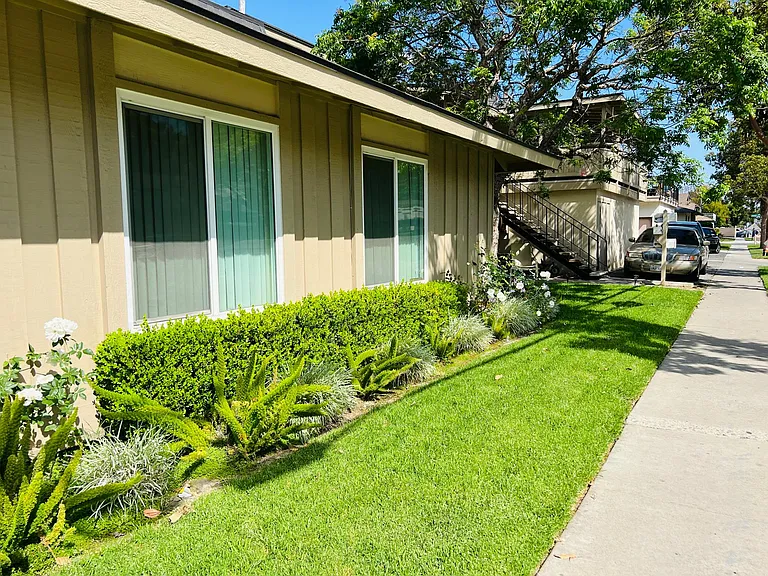 2601 W Orion Ave — Photo 31