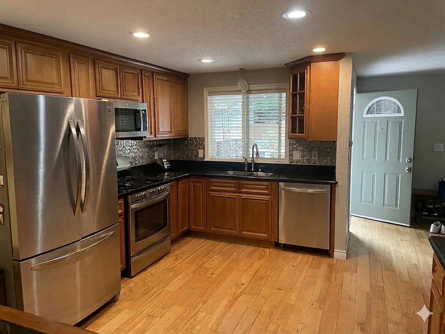 Beautifully Remodeled Issaquah Home with Modern Updates, Bonus Office & Outdoor Living Spaces! — Photo 4