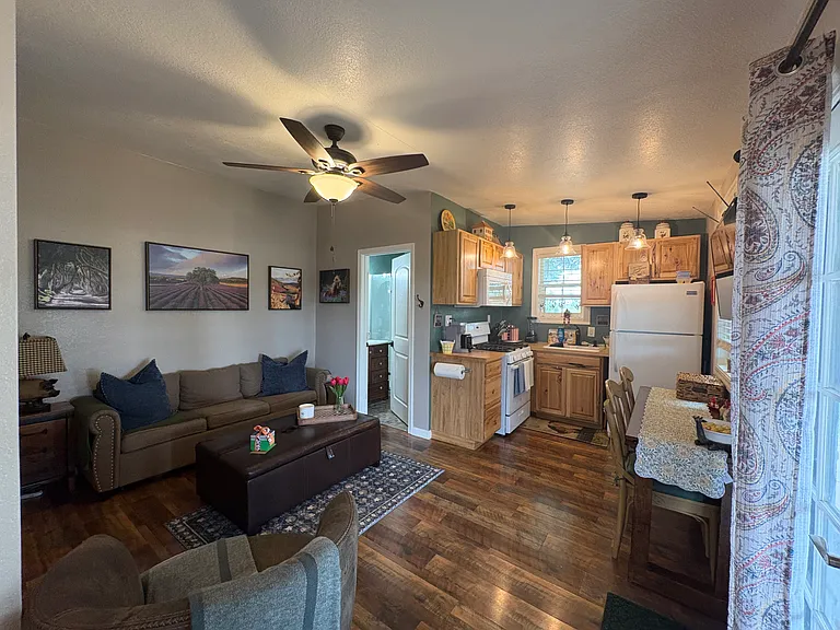 2376 E Armstrong Rd — Photo 15