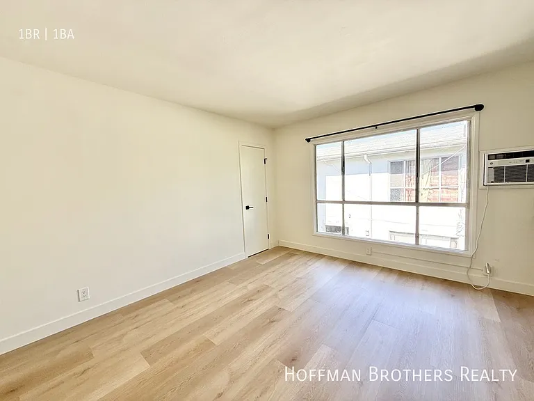 5757 La Mirada Ave #13 — Photo 4