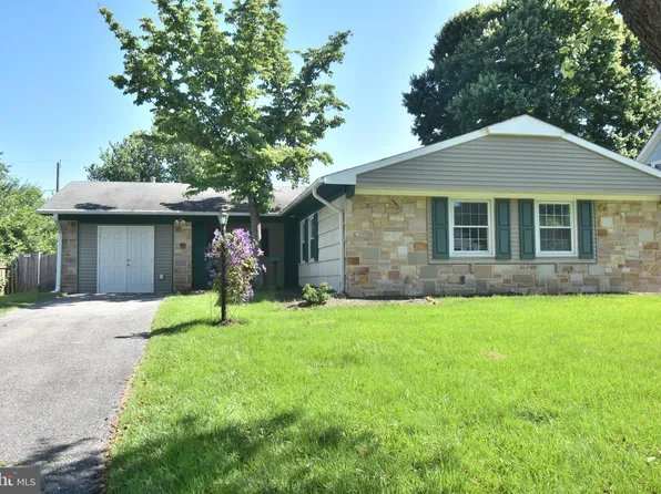 12418 Kemmerton Ln, Bowie, MD 20715