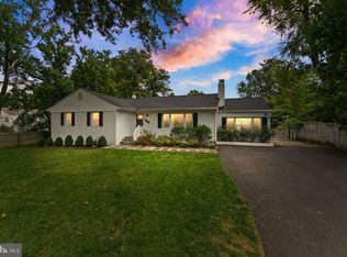 2903 Meadow View Rd, Falls Church, VA 22042