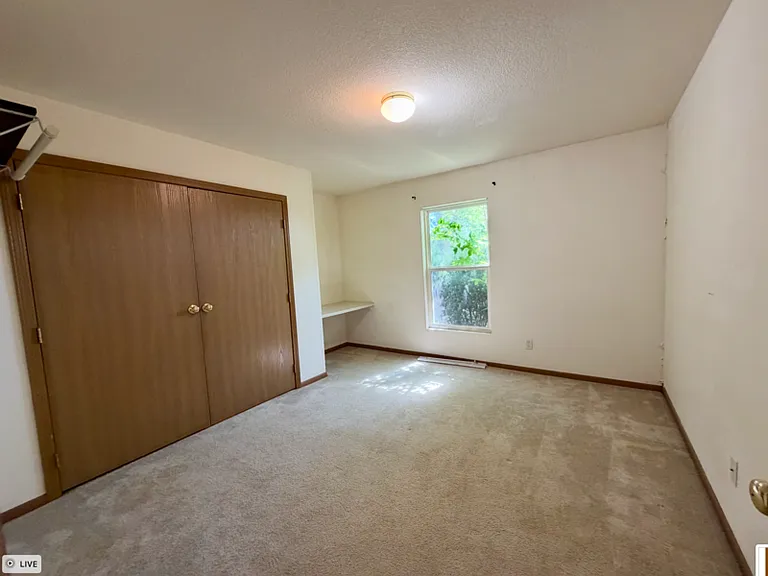 1241 Ohio St E — Photo 3