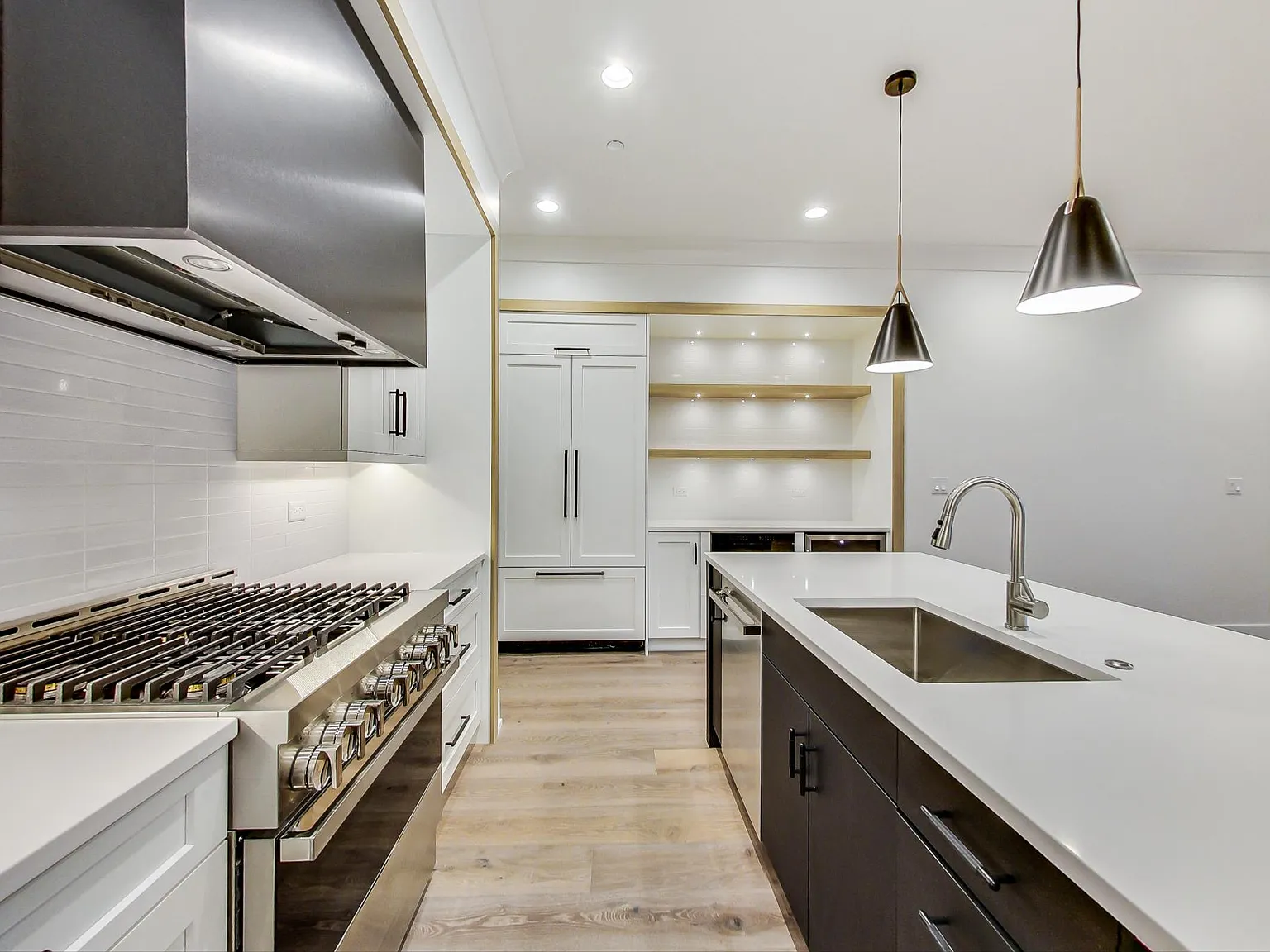 3 bed, 2.0 bath, 2674 sqft, $6,495 — Photo 4